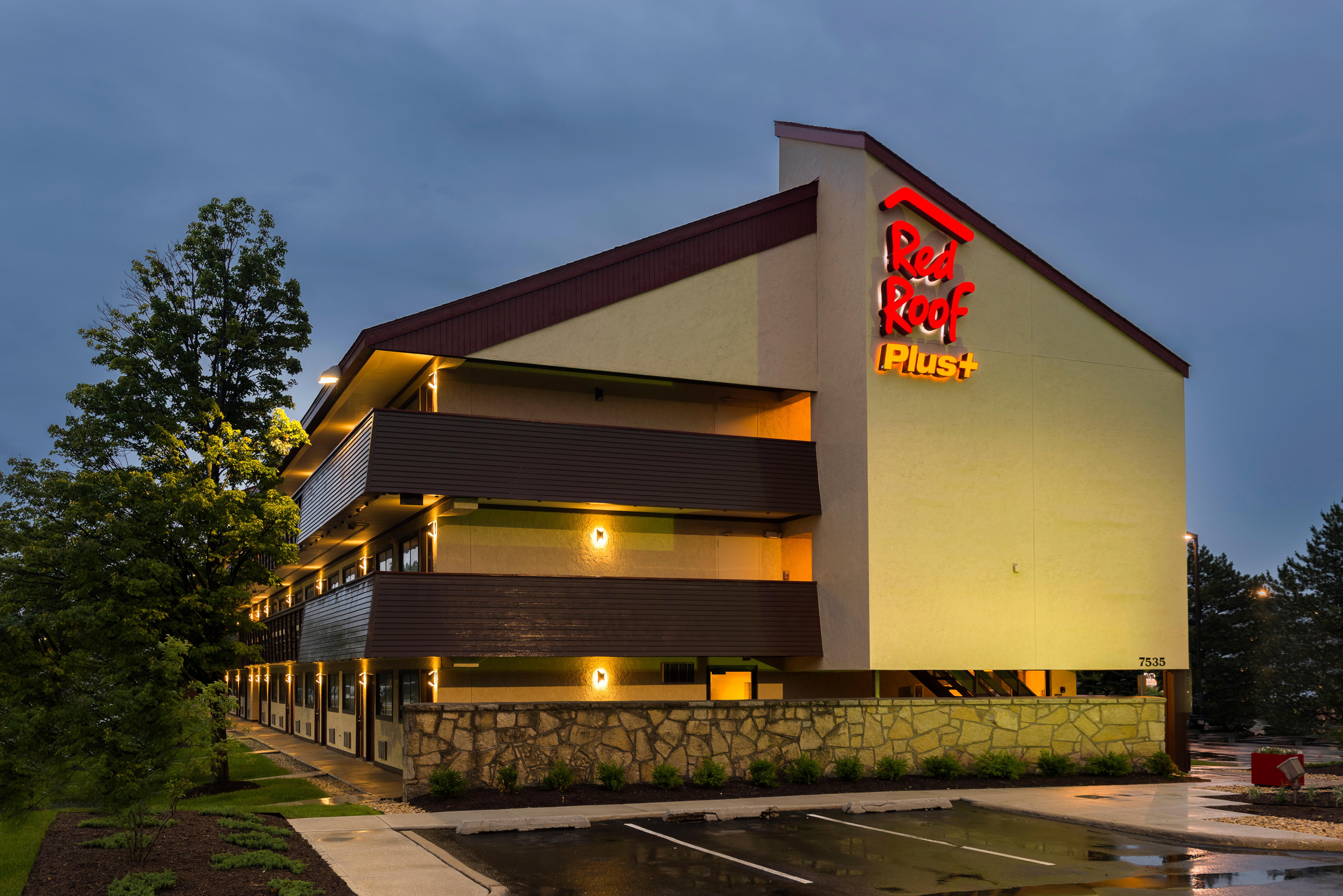 Red Roof Inn Plus+ Chicago - Willowbrook Exterior foto